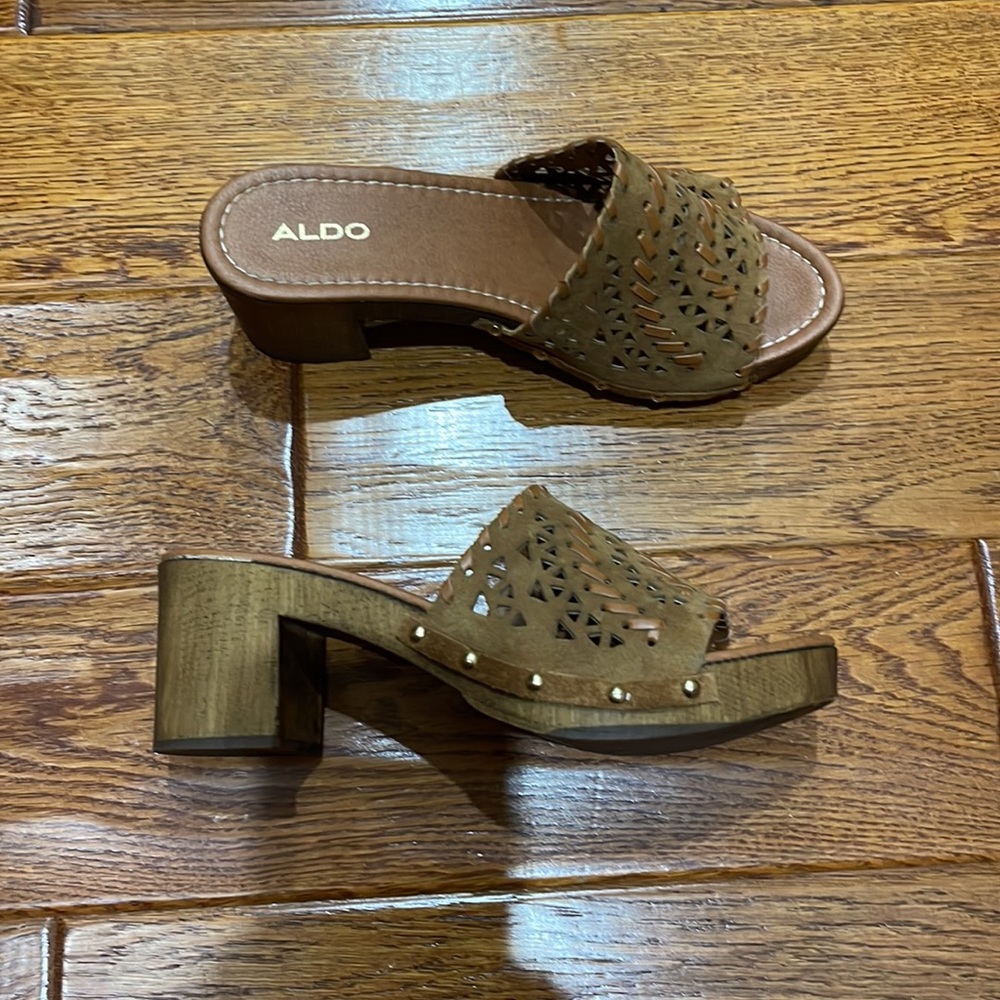 Aldo Slides - Picture 3 of 4
